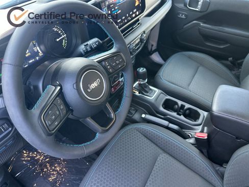 Certified 2025 Jeep Wrangler Unlimited Rubicon 4xe w/ Convenience Group AWD/4WD image 11