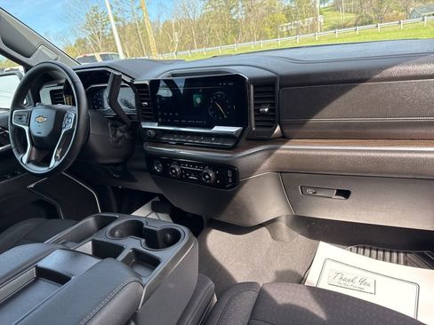 Used 2024 Chevrolet Silverado 1500 LT image 36