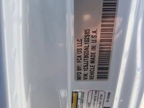 Used 2022 Jeep Gladiator Rubicon w/ LED Lighting Group AWD/4WD image 14