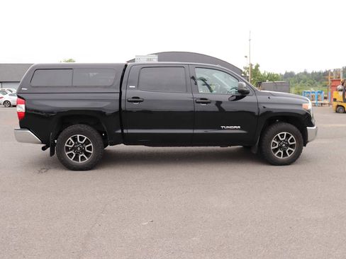 Used 2019 Toyota Tundra SR5 AWD/4WD image 4