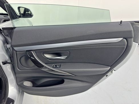 Used 2017 BMW 330i Gran Turismo xDrive image 41