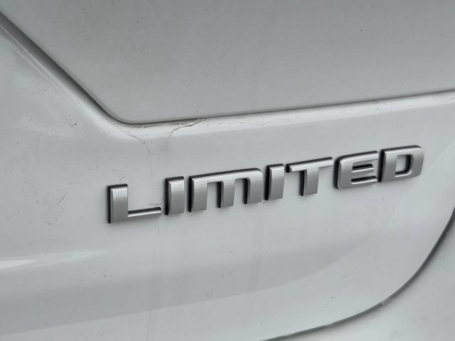 New 2026 Jeep Grand Cherokee Limited w/ Luxury Tech Group II RWD image 28