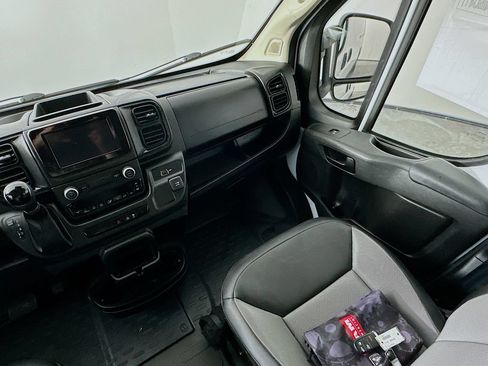 Used 2023 RAM ProMaster 2500 FWD image 11