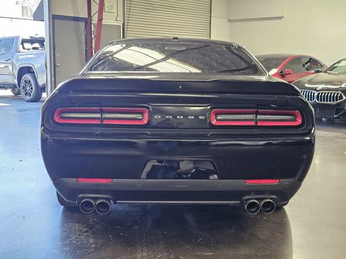 Used 2022 Dodge Challenger GT RWD image 3