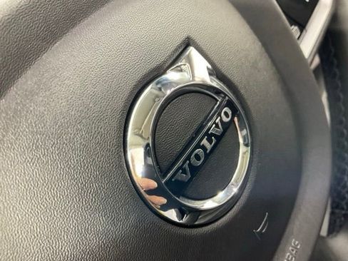 Certified 2023 Volvo XC90 B6 Ultimate image 43
