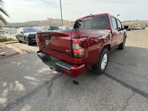 Used 2022 Nissan Frontier SV w/ SV Premium Package RWD image 5