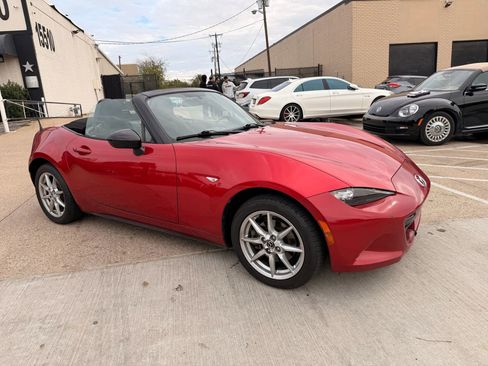 Used 2016 MAZDA MX-5 Miata Sport image 7