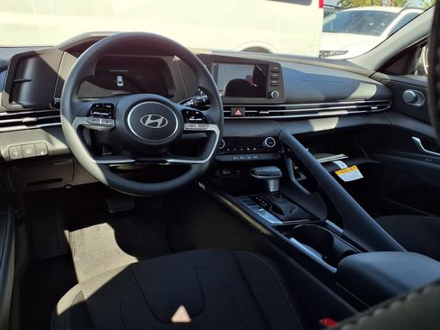 New 2026 Hyundai Elantra Hybrid FWD image 8