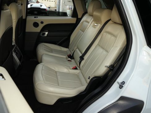 Used 2019 Land Rover Range Rover Sport HSE image 22