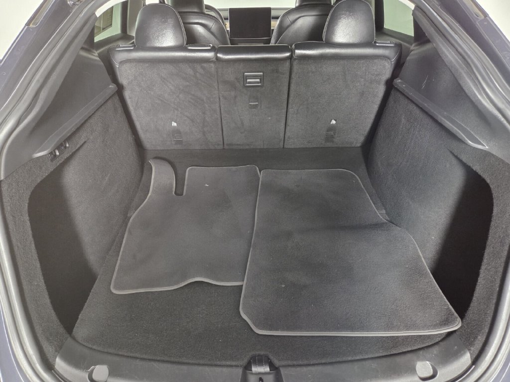 Used 2023 Tesla Model Y AWD image 23
