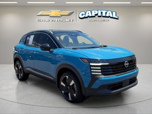 Used 2025 Nissan Kicks SR FWD image 7