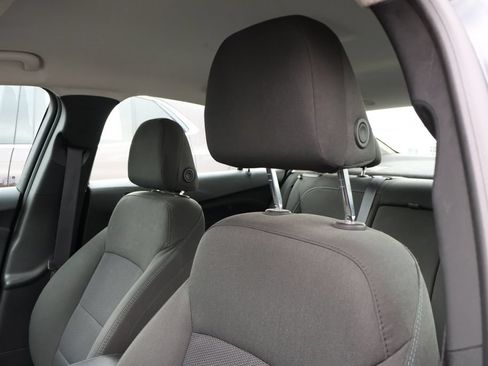 Used 2017 Chevrolet Cruze LT FWD image 9