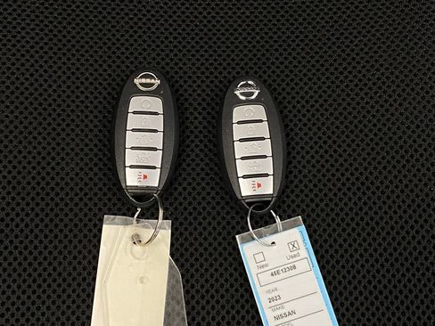 Used 2023 Nissan Maxima SL image 9