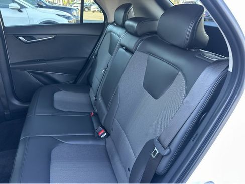 Certified 2025 Kia Niro EX image 15