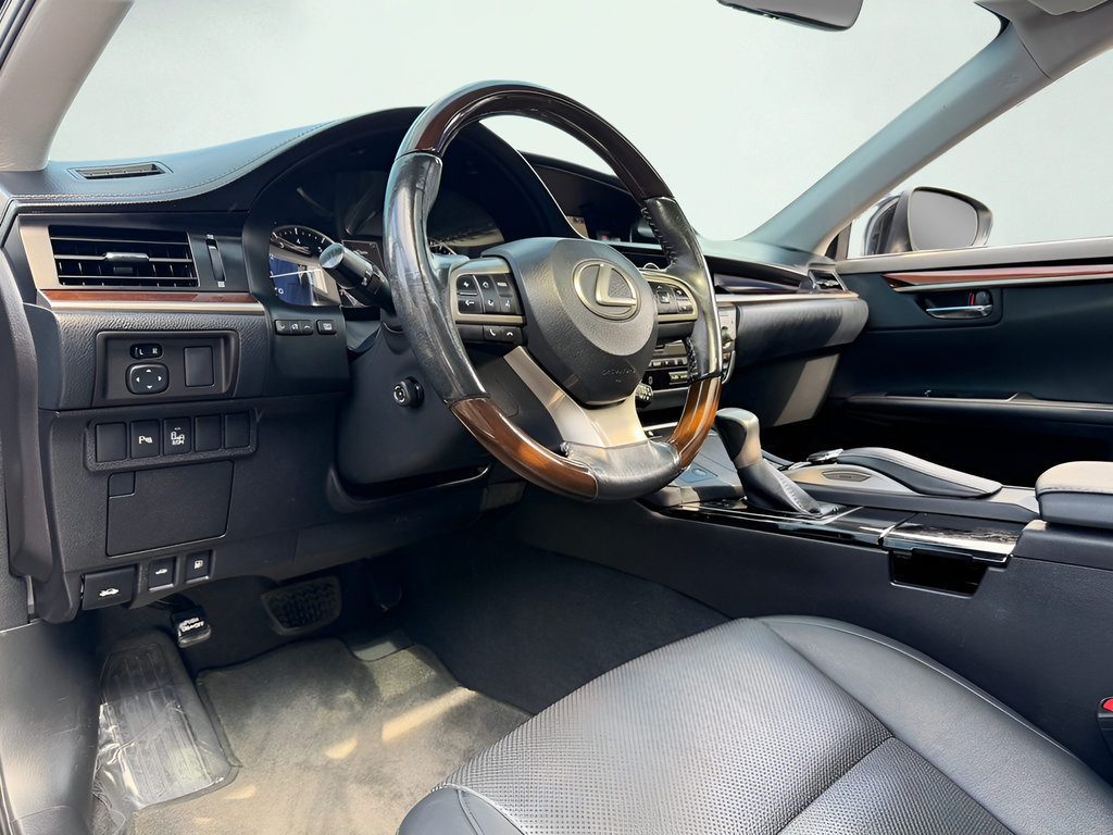 Used 2016 Lexus ES 350 w/ Navigation System Package FWD image 2