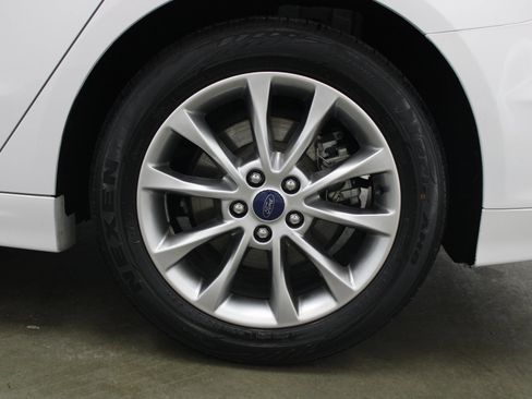 Used 2017 Ford Fusion SE image 8