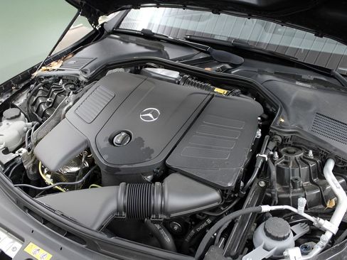 Used 2025 Mercedes-Benz CLE 300 4MATIC Coupe image 34