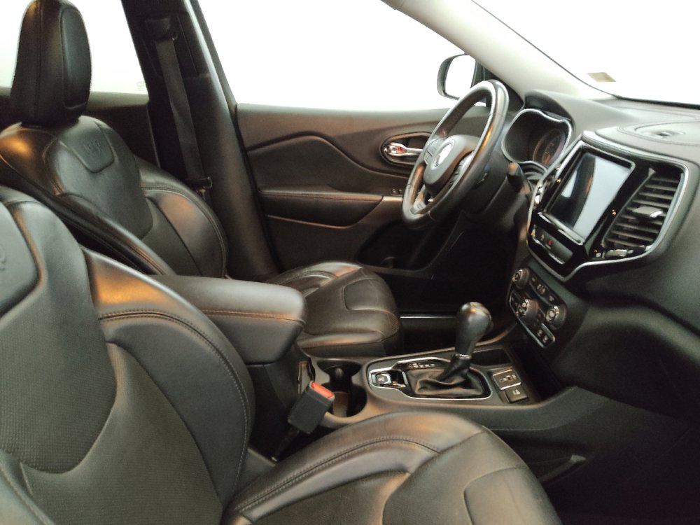Used 2019 Jeep Cherokee Limited FWD image 21