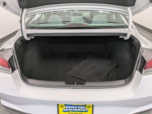 Used 2023 Hyundai Elantra SEL w/ Convenience Package FWD image 24