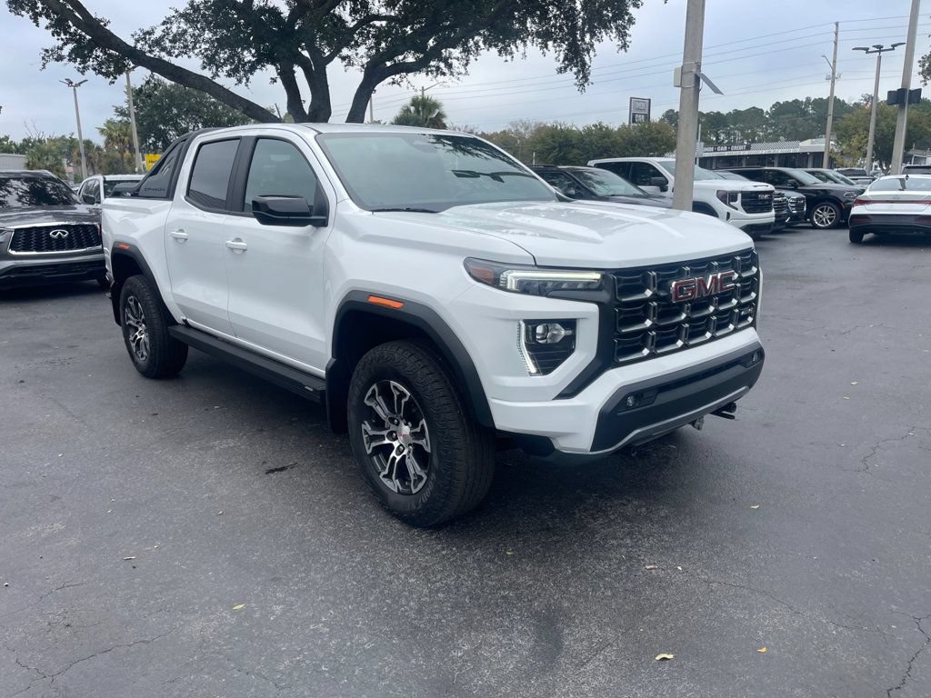 Used 2025 GMC Canyon AT4 w/ AT4 Premium Package AWD/4WD image 8