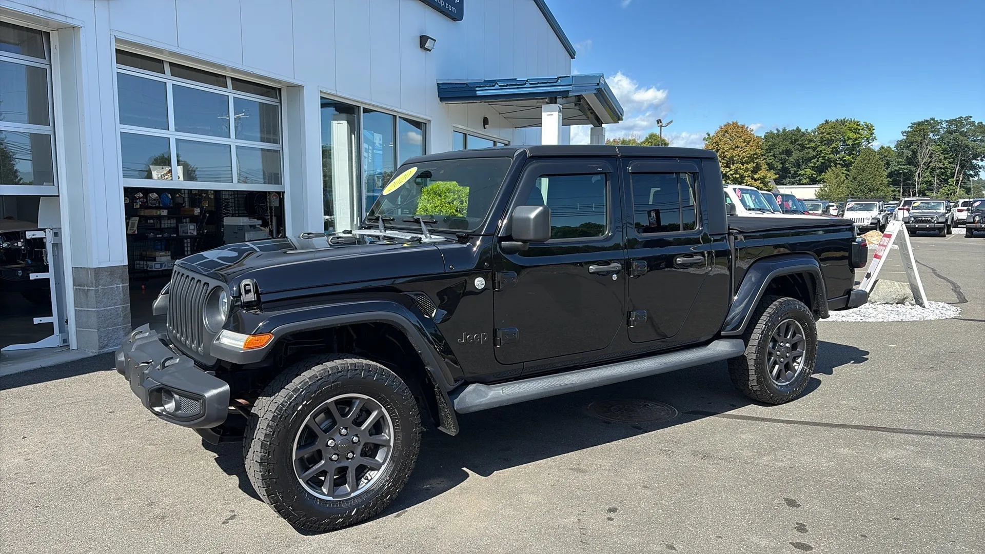 Used 2020 Jeep Gladiator Overland AWD/4WD image 1