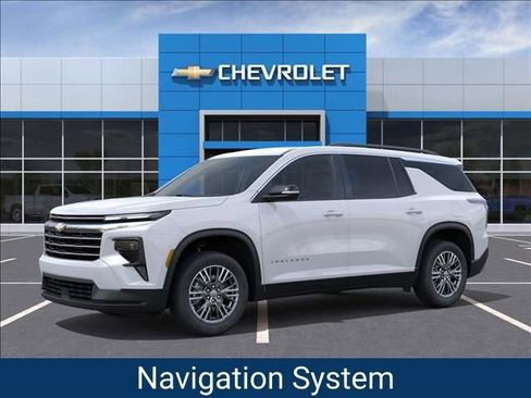 New 2026 Chevrolet Traverse LT image 2