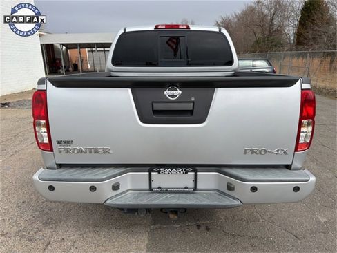 Used 2018 Nissan Frontier PRO-4X image 3