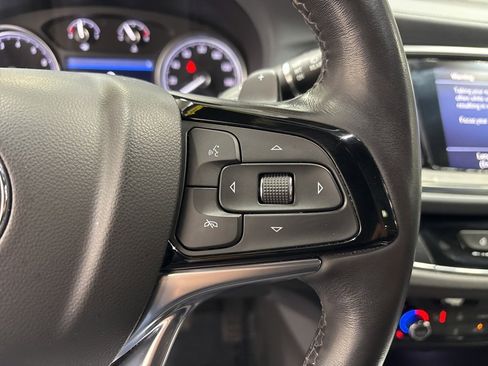 Used 2023 Buick Enclave Essence image 12