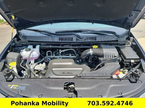 Used 2025 Chrysler Pacifica Select image 30