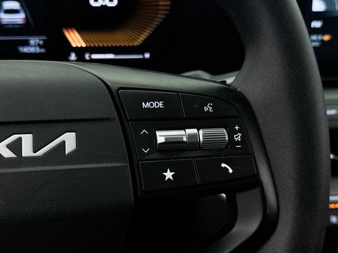 Certified 2025 Kia K4 FWD image 32