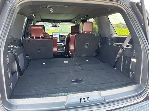 Used 2024 Ford Expedition Limited AWD/4WD image 18