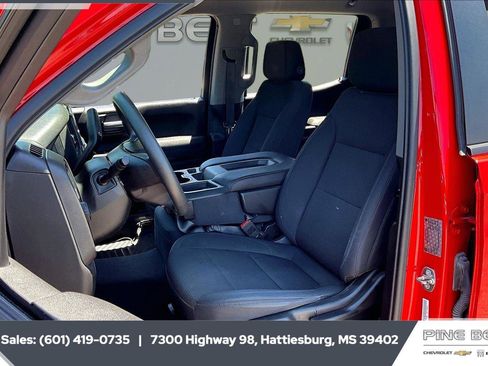 Used 2019 Chevrolet Silverado 1500 Custom w/ Custom Convenience Package RWD image 19