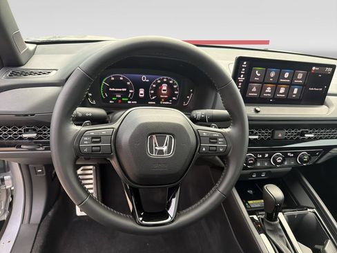 Used 2025 Honda Accord Sport image 12