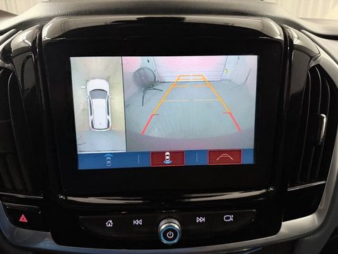 Used 2019 Chevrolet Traverse Premier w/ Driver Confidence II Package FWD image 15