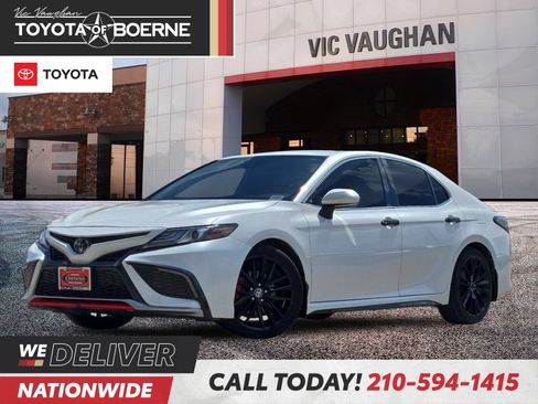 Used 2022 Toyota Camry XSE FWD image 1