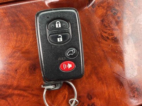 Used 2013 Toyota Highlander Limited AWD/4WD image 29