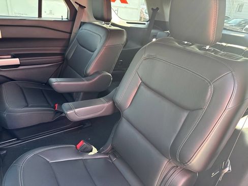 Used 2023 Ford Explorer XLT w/ Equipment Group 202A AWD/4WD image 29