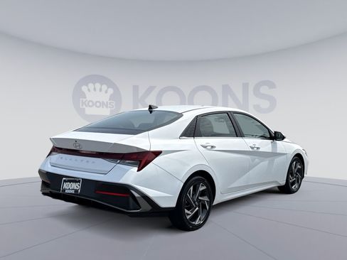 Certified 2025 Hyundai Elantra SEL FWD image 7