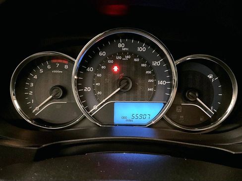 Used 2015 Toyota Corolla LE image 19