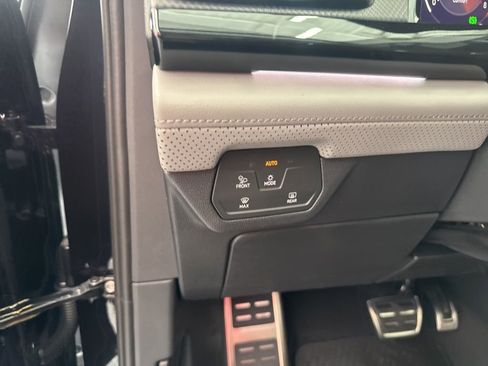 New 2026 Volkswagen Atlas Peak Edition AWD/4WD image 14