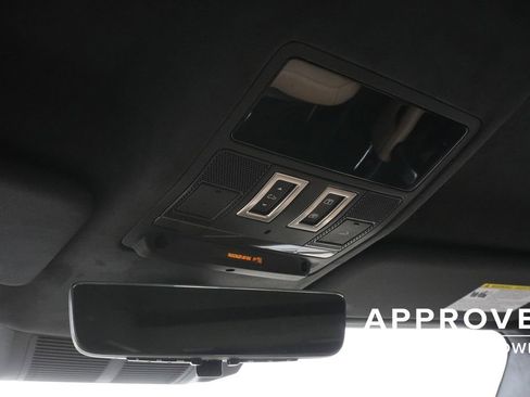Used 2025 Land Rover Defender 110 V8 AWD/4WD image 16