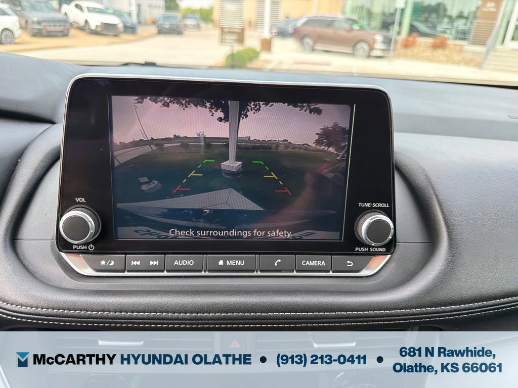 Used 2025 Nissan Rogue SV FWD image 9
