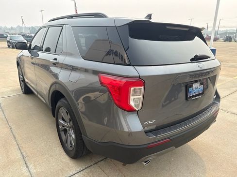 Used 2022 Ford Explorer XLT w/ Equipment Group 202A AWD/4WD image 6