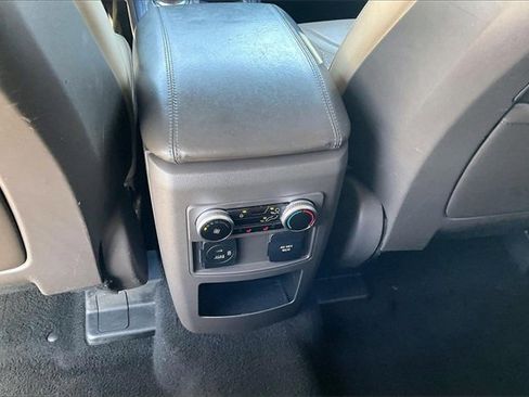 Used 2020 Ford Explorer Platinum image 32