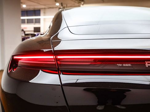 Certified 2025 Porsche Taycan image 19