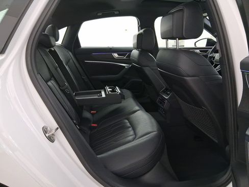 Used 2021 Audi S6 Prestige w/ Prestige Package image 26