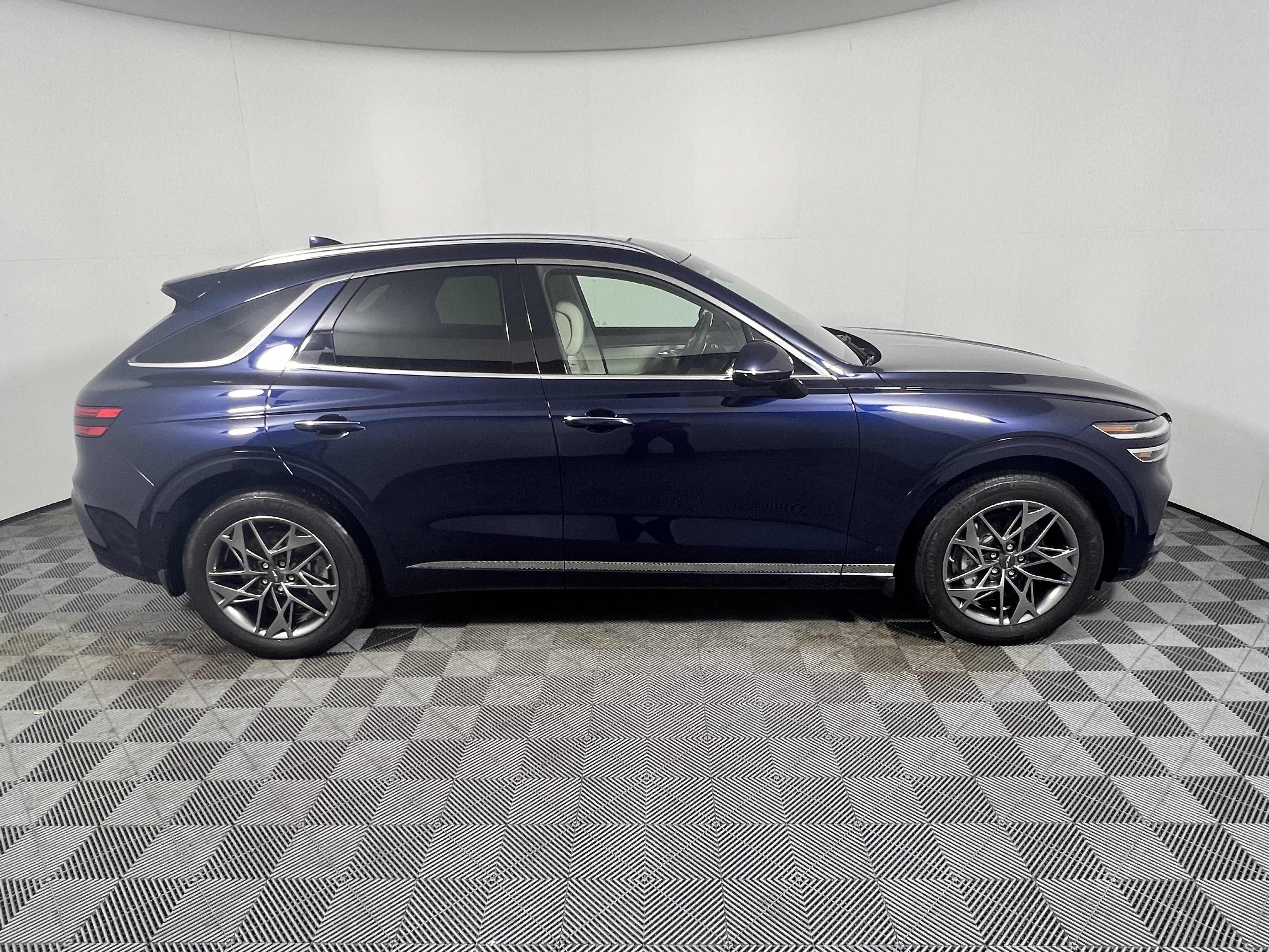 Used 2024 Genesis GV70 2.5T w/ Select Package AWD/4WD image 6