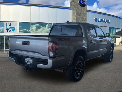 Used 2020 Toyota Tacoma TRD Sport AWD/4WD image 2