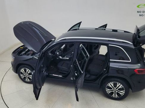 Used 2025 Mercedes-Benz GLB 250 4MATIC w/ Exclusive Package image 90