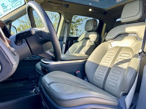 Used 2022 Rivian R1T Adventure image 12